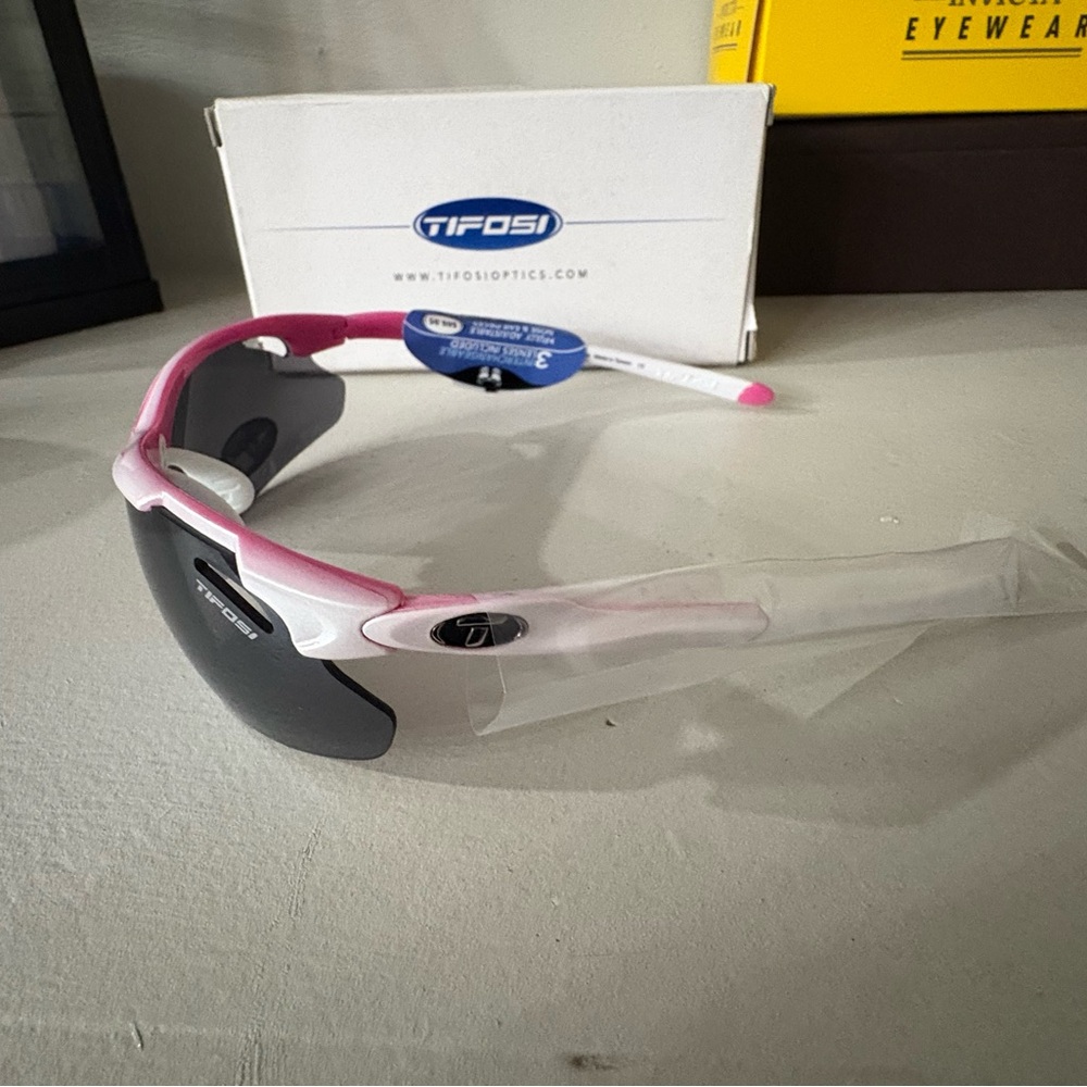 Tifosi Tyrant 2.0 Sport Wrap Sunglasses in White & Pink with Smoke Lens and - Picture 2 of 7